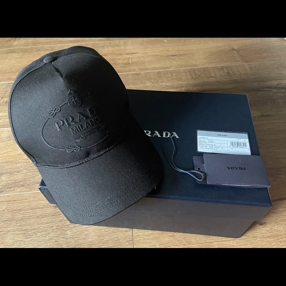 PRADA-AUTHENTIC (NWT) All Black Large Baseball Cap - Picture 1 of 16